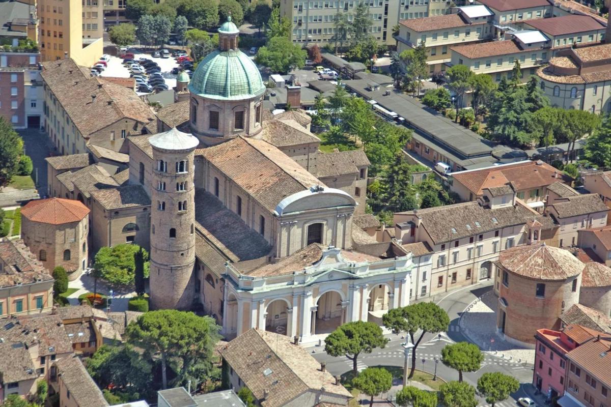 Duomo - City Center Appartamento Elegante Con Suite Ravenna Esterno foto